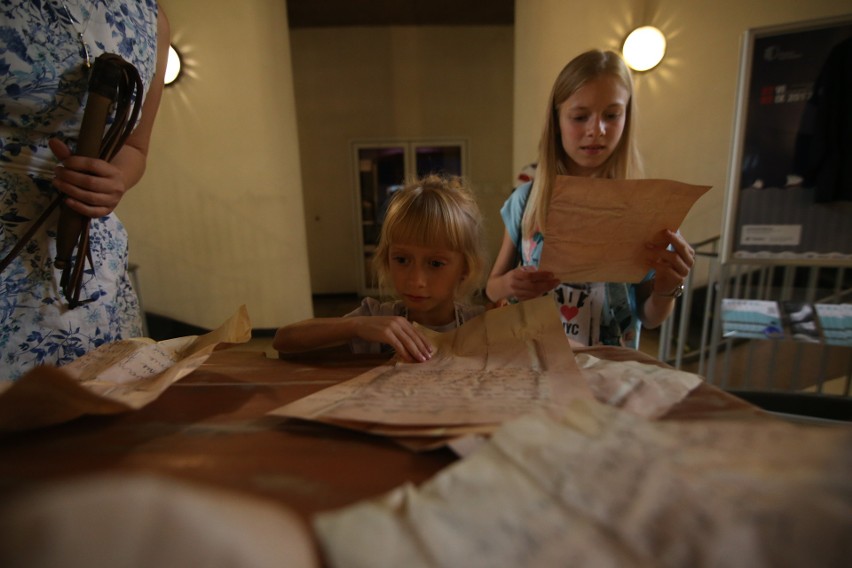 Zabytkowa ławeczka szkolna i warsztaty selfie w Muzeum Górnośląskim