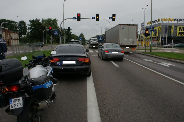 Pijany kierowca audi uderzył w toyotę na ulicy Pułaskiego w Suwałkach