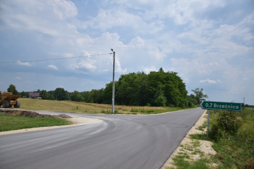 Rozpoczął się remont dwóch dróg w gminie Gowarczów. Zobacz zdjęcia 