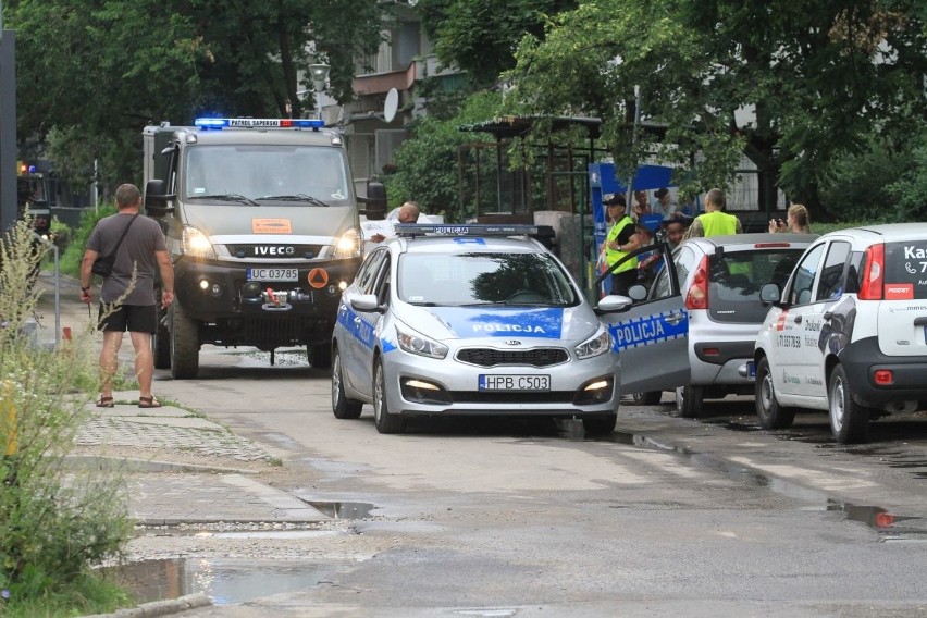 Bomba na Legnickiej. Ulica zamknięta, ewakuacja mieszkańców