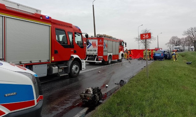 Ofiara wypadku to 26-letni mężczyzna, mieszkaniec powiatu krotoszyńskiego.