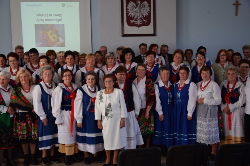 Kto nie wraca wspomnieniami do smaku babcinego żurku albo sernika? W Gorlicach uczyli, jak odtworzyć dawne smaki i kulinarne tradycje