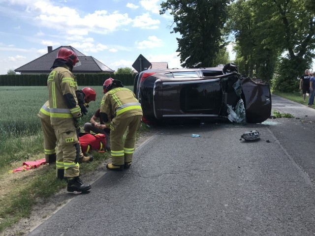 W piątek, 10 czerwca tuż przed 13.30 doszło do groźnego zdarzenia drogowego w miejscowości Lubomierz w gminie Pleszew. W okolicach przychodni, samochód marki Peugeot zjechał na pobocze i uderzył w drzewo.Czytaj dalej -->