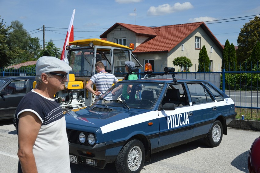 Zlot samochodowych i motocyklowych staruszków w Proszowicach