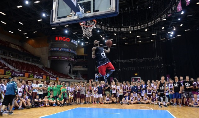 Prawdziwe show dali członkowie grupy Dunk Elite, czyli mistrzowie świata we wsadach do kosza.