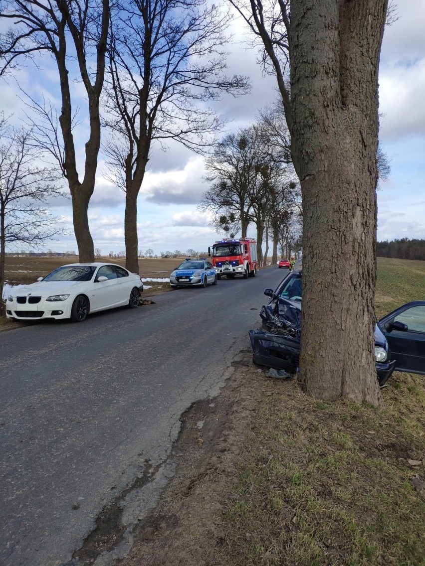 22-letni kierowca volkswagena golfa trafił do szpitala