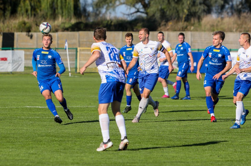 III liga piłkarska. Jednostronne derby dla Świtu Szczecin. ZDJĘCIA