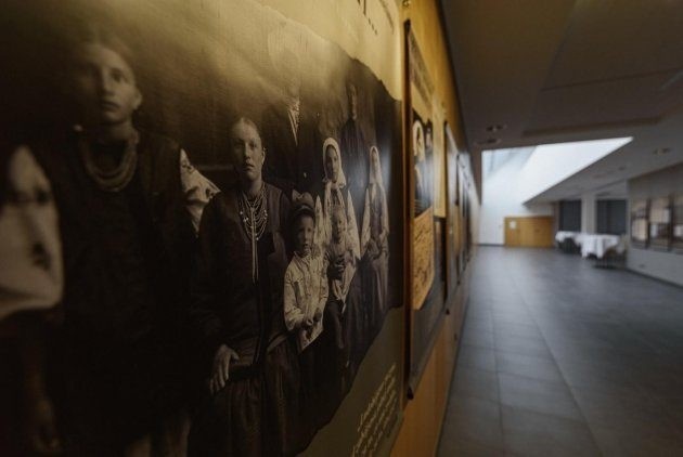 fragment wystawy czasowej o Wielkim Głodzie na Ukrainie, którą przedstawiciele Muzeum Hołodomoru przywieźli do Białegostoku w 2019 r.