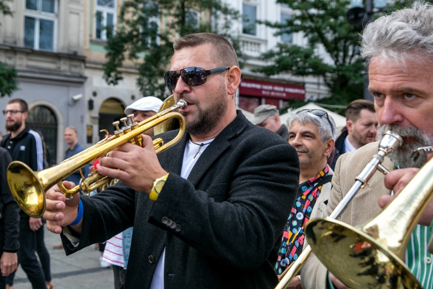 Kraków. Niedziela Nowoorleańska 2018. Koncerty jazzowe na scenie pod Ratuszem [ZDJĘCIA]