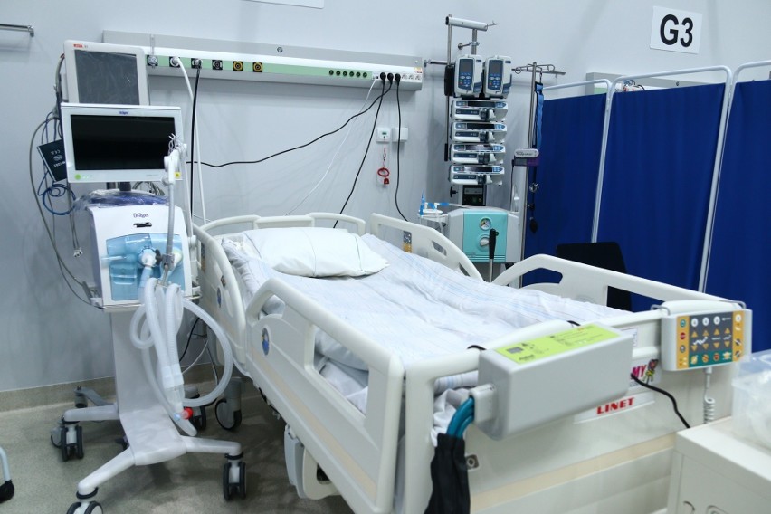 Szpital tymczasowy w CWK w Opolu zwiększy bazę łóżek.
