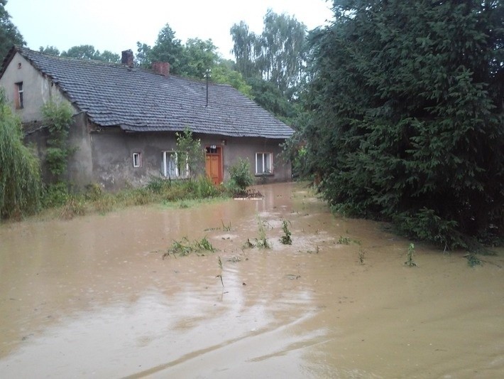 Ogromna ulewa zniszczyła wiele gospodarstw i dróg w gminie Wieprz