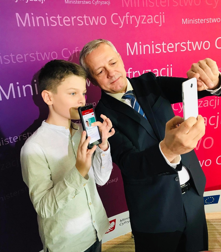 Przygotowana przez Ministerstwo Cyfryzacji mLegitymacja to...