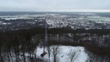 Nowa stalowa wieża obserwacyjna  zastąpiła w Polanowie drewnianą "staruszkę" (film i zdjęcia) 