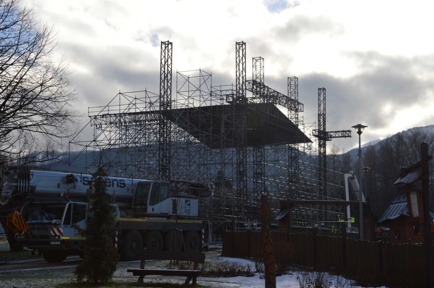 Sylwester Zakopane 2017. Rośnie wielka scena na sylwestrową zabawę [ZDJĘCIA]