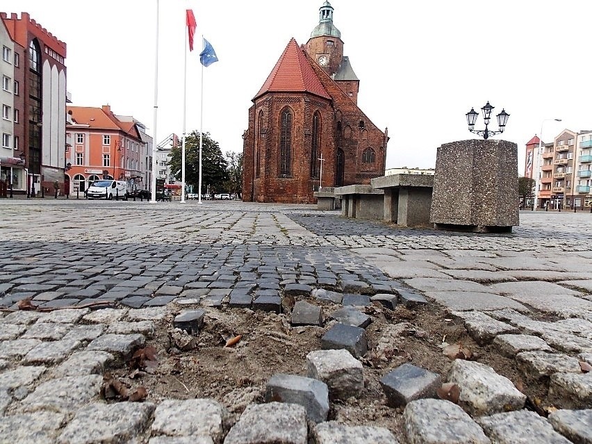 Przebudowa placu na Starym Rynku w Gorzowie odwleka się w...