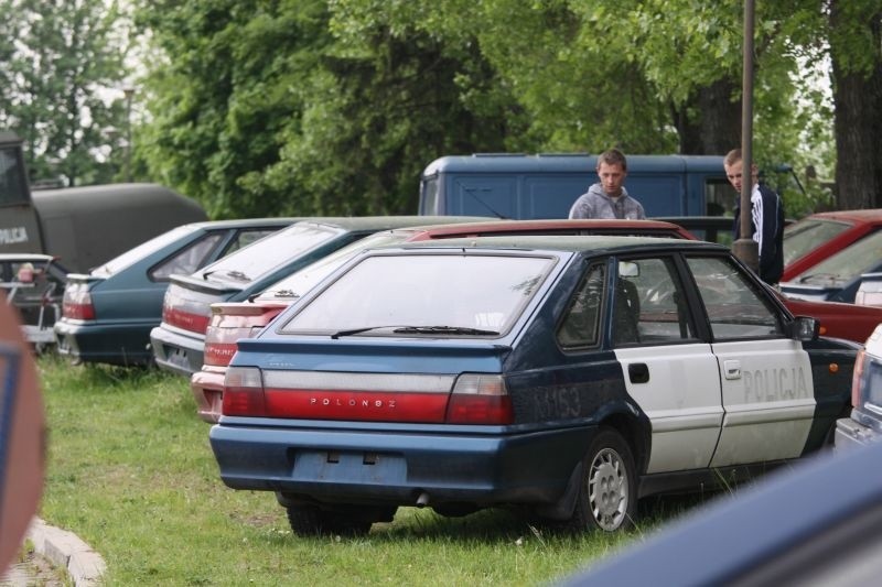 Policja wyprzedaje swoje auta