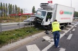 Wypadek na DTŚ Ruda Śląska: Zderzenie tira z samochodem osobowym na DTŚ. Droga do Zabrza zablokowana