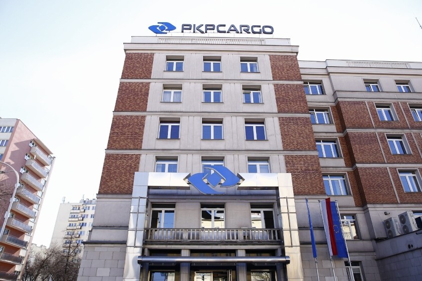 Związkowcy zajęli siedzibę PKP Cargo w Warszawie. Żądają...