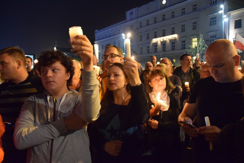 Kolejny "Łańcuch światła" w Lublinie. Protestowało około tysiąca osób [ZDJĘCIA]