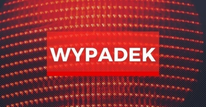 Poważny wypadek z udziałem motocyklisty na gdańskich Siedlcach 13.04.2022. Na miejscu służby ratunkowe