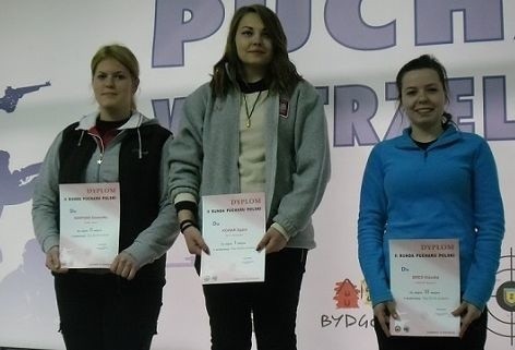 Agata Nowak na najwyższym stopniu podium. Zawodniczka Świtu Starachowice triumfowała w pistolecie sportowym. 
