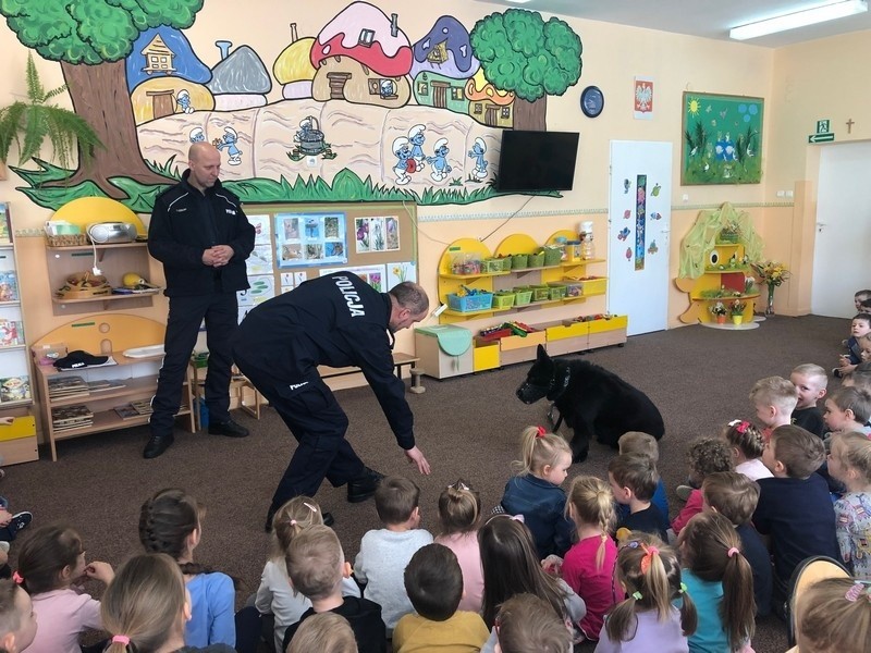 Policjanci z Podkarpacia w Dniu Dziecka wspominają swoje spotkania z dzieciakami. Zobacz uśmiechnięte buzie najmłodszych (ZDJĘCIA)