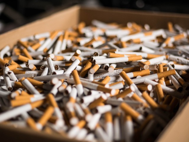 W Sosnowcu 49-letni mężczyzna sprzedawał nielegalne papierosy na sztuki