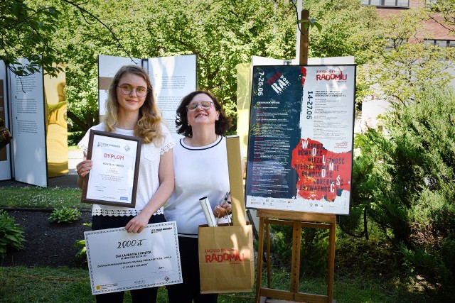 Laureatkami konkursu zostały: Agnieszka Prętka z Zielonej G&oacute;ry (z lewej) i Monika Ślusarek z miejscowości Misie (wojew&oacute;dztwo lubelskie).