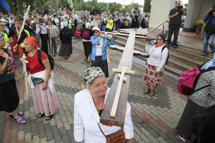 W poniedziałek z Białegostoku wyruszyła pielgrzymka na...