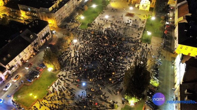 Protest kobiet we Włocławku z lotu ptaka