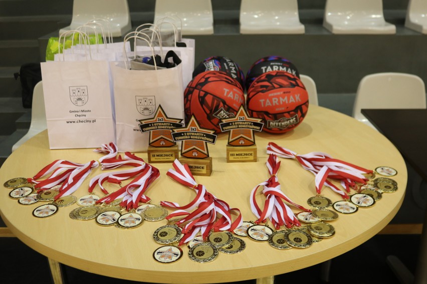 W Chęcinach odbył się Otwarty Turniej Koszykówki o Puchar Burmistrza Roberta Jaworskiego. W finale zespół Orto-Punkt pokonał Basket Chęciny