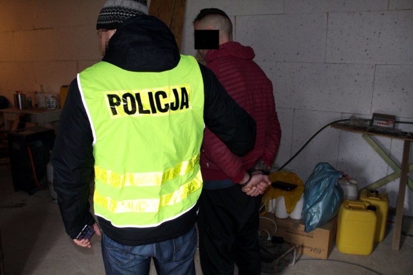 Pod Szydłowcem działało laboratorium narkotykowe Zlikidowali je policjanci stołecznej i mazowieckiej komendy. W sprawie już 27 zatrzymanych