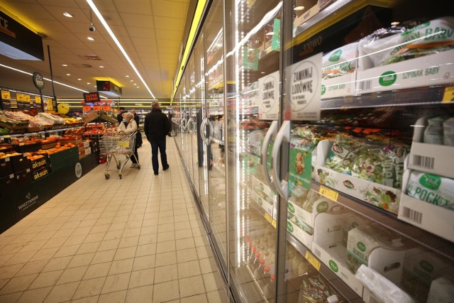 Głównym kryterium wyboru produktów spożywczych dla 41 proc. Polaków obecnie jest niska cena.