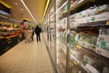 Inflacja oraz wybuch wojny w Ukrainie zmieniły zwyczaje zakupowe Polaków. „Głównym kryterium wyboru produktów spożywczych jest niska cena”