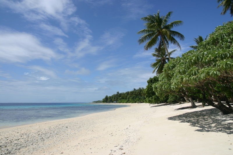 Na Wyspy Marshalla (Oceania) podróżuje rocznie ok. 6100...
