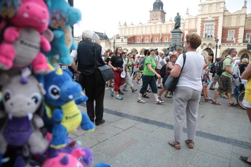 Kraków. Pielgrzymi tłumnie ruszyli na Janą Górę [ZDJĘCIA]