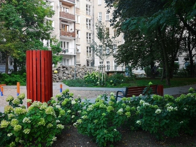 Tak wyglądają prowadzone prace na podwórku przy ul. Wygodnej. Ich koniec nastąpi jeszcze w tym roku