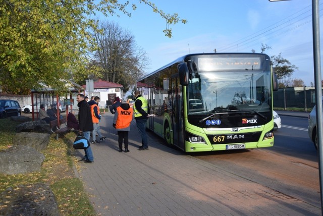 Od 1 maja na cmentarz będą jeździły dwie linie autobusowe: 111 (z ul. Śląskiej) i 132 (z Manhattanu).