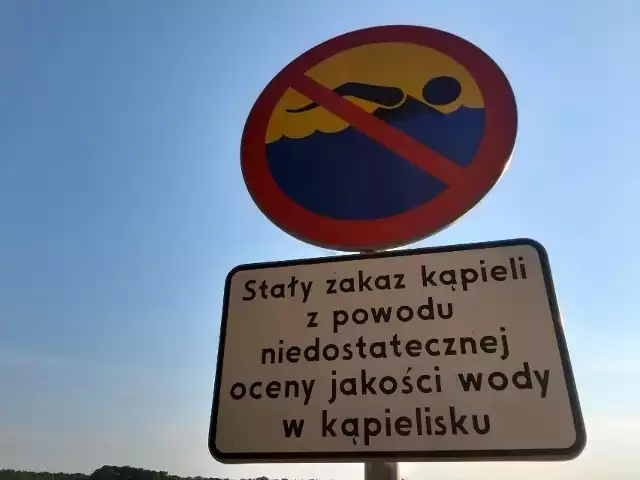 Czerwone flagi zostały wywieszone na kąpielisku Dąbie