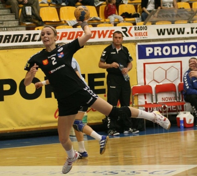 Katarzyna Grabarczyk była najskuteczniejszą zawodniczką KSS Kielce w meczu z Piotrcovią, ale kielczanki wysoko przegrały mecz.