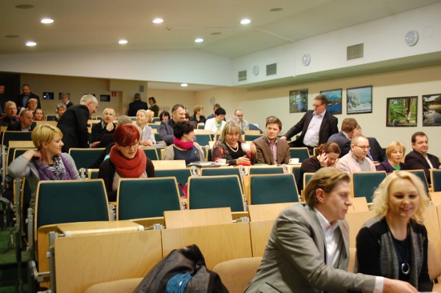 Na sali widać sołtysów i ludzi ze stowarzyszeń, którzy są zainteresowani unijnymi dotacjami.