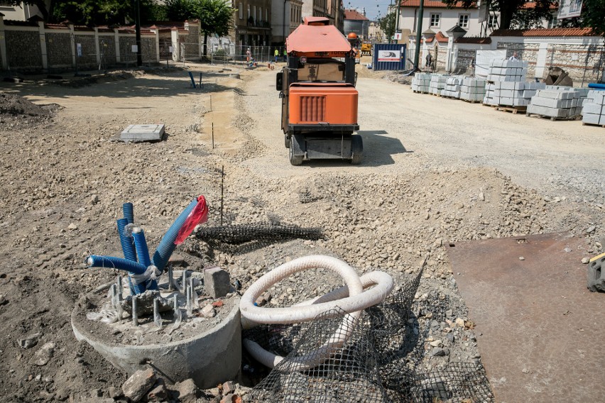 Kraków. Trwa remont ul. Krakowskiej. Zobacz postęp prac [WIDEO, ZDJĘCIA]