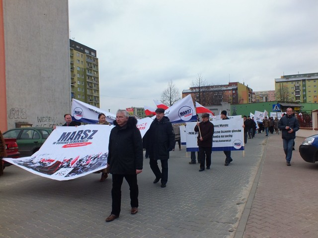 Marsz w obronie demokracji i wolności mediów przeszedł przez Starachowice.