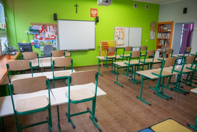 Z powodu strajku nauczycieli lekcje w większości polskich szkół nie odbywały się od 8 do 26 kwietnia. Czy teraz będzie trzeba odpracować stracone godziny lekcyjne?