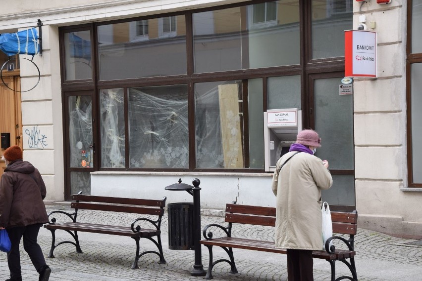 Na zielonogórskim deptaku smutno. Przybywa lokali do...