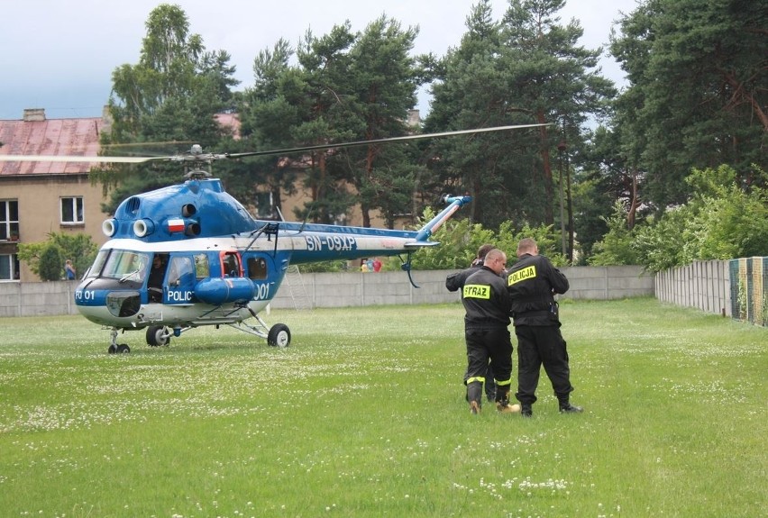 Policyjny śmigłowiec odnalazł zaginioną 87-latkę [zdjęcia]