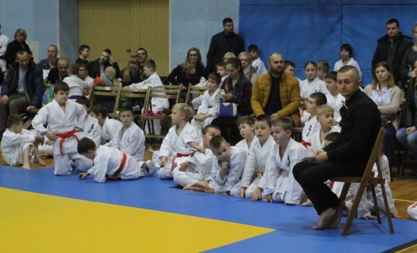 Udany mikołajkowy turniej karate w Kielcach z prezydentem Wentą [ZDJĘCIA]   