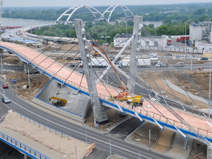 Pierwsze samochody przejadą estakadą prawdopodobnie już w...