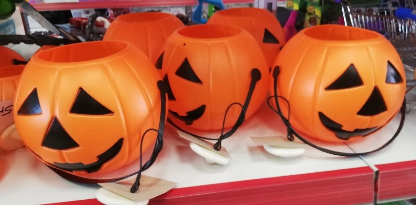 Halloween, zwyczaj najhuczniej obchodzony w Stanach...