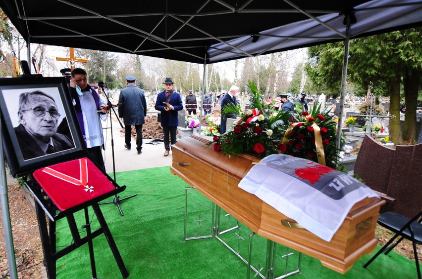 Kraków. Śp. Zbigniew Ferczyk, były działacz małopolskiej „Solidarności”, spoczął na cmentarzu w Grębałowie